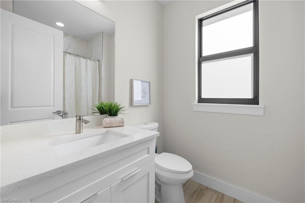 2533 Storter AVE-28