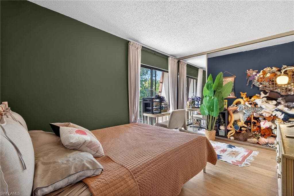 1466 Park Shore CIR 3-21