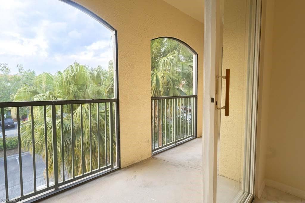 11521 Villa Grand 911-13