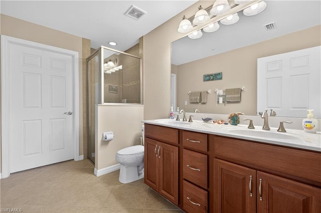 8541 Oakshade CIR 2-15