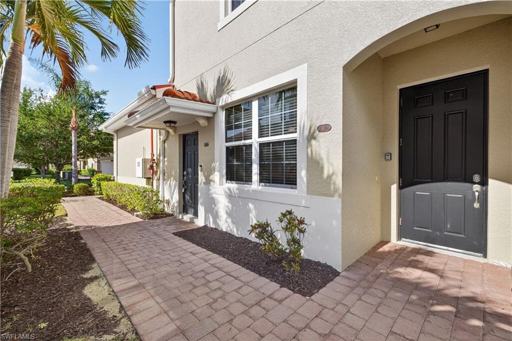8541 Oakshade CIR 2-2