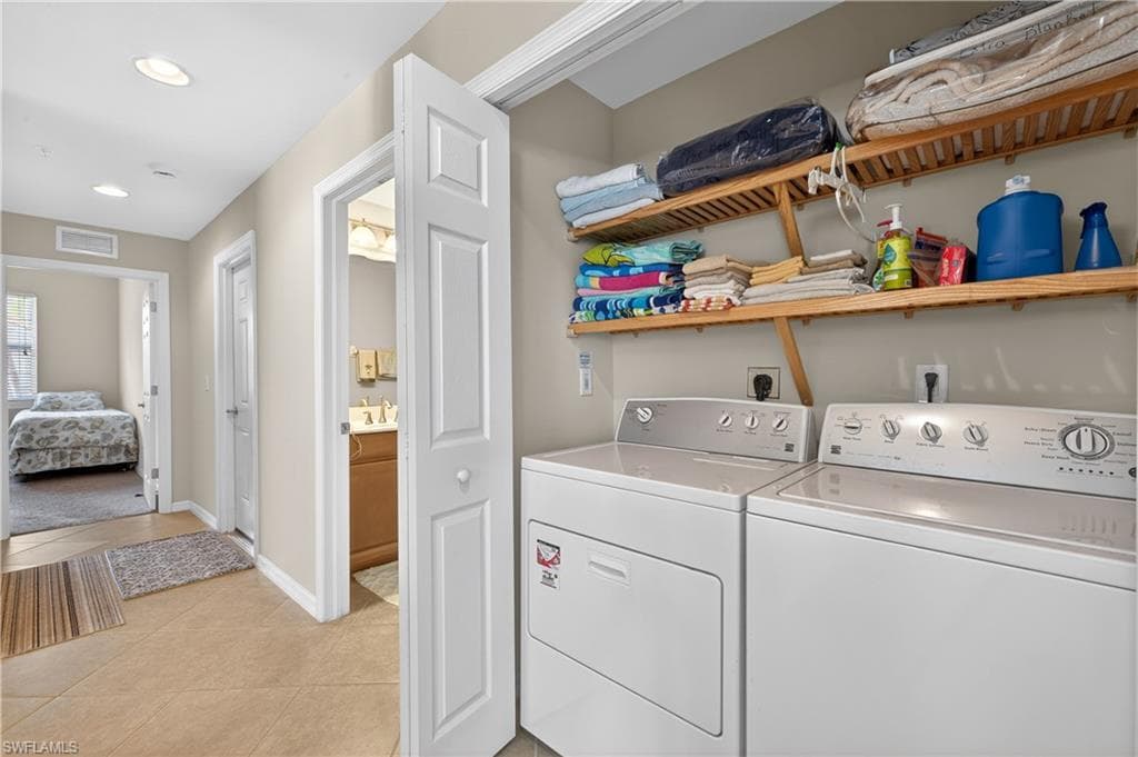 8541 Oakshade CIR 2-19