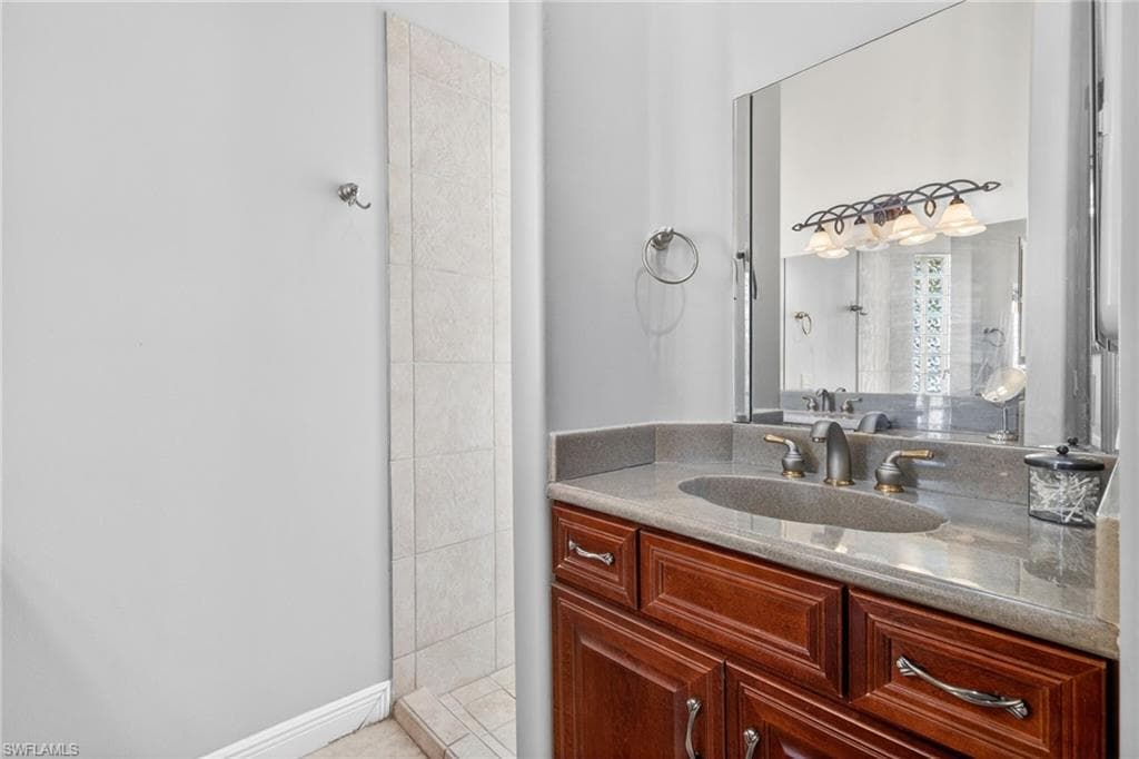 27001 Harbor DR-22