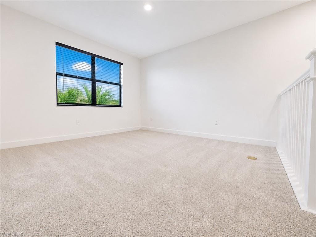 20921 Thistle Leaf LN-16