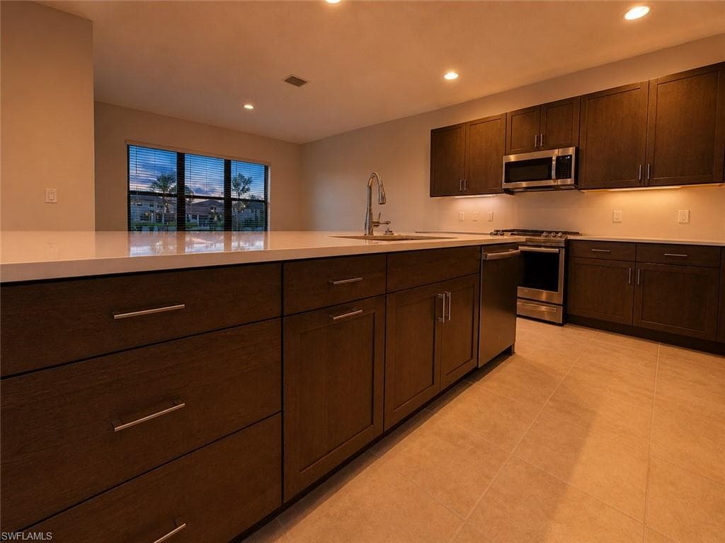 20921 Thistle Leaf LN-25
