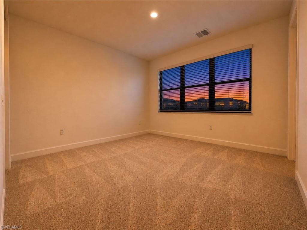 20921 Thistle Leaf LN-32