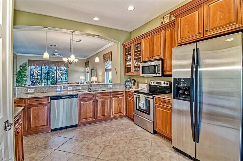 3460 Lakeview Isle CT-16
