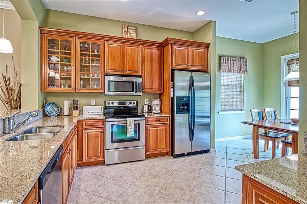 3460 Lakeview Isle CT-15