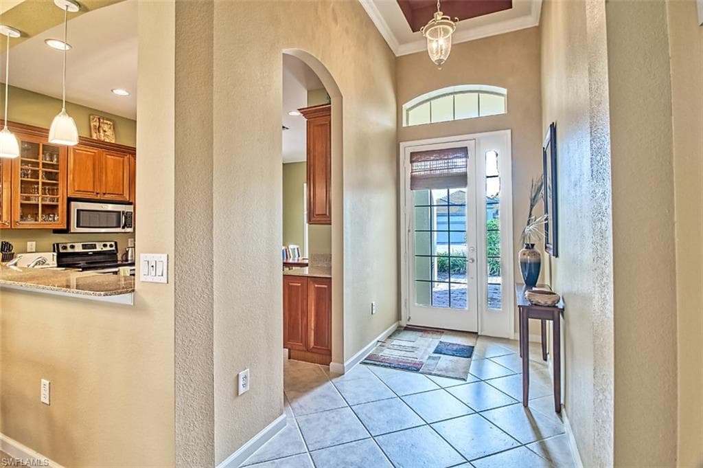 3460 Lakeview Isle CT-11