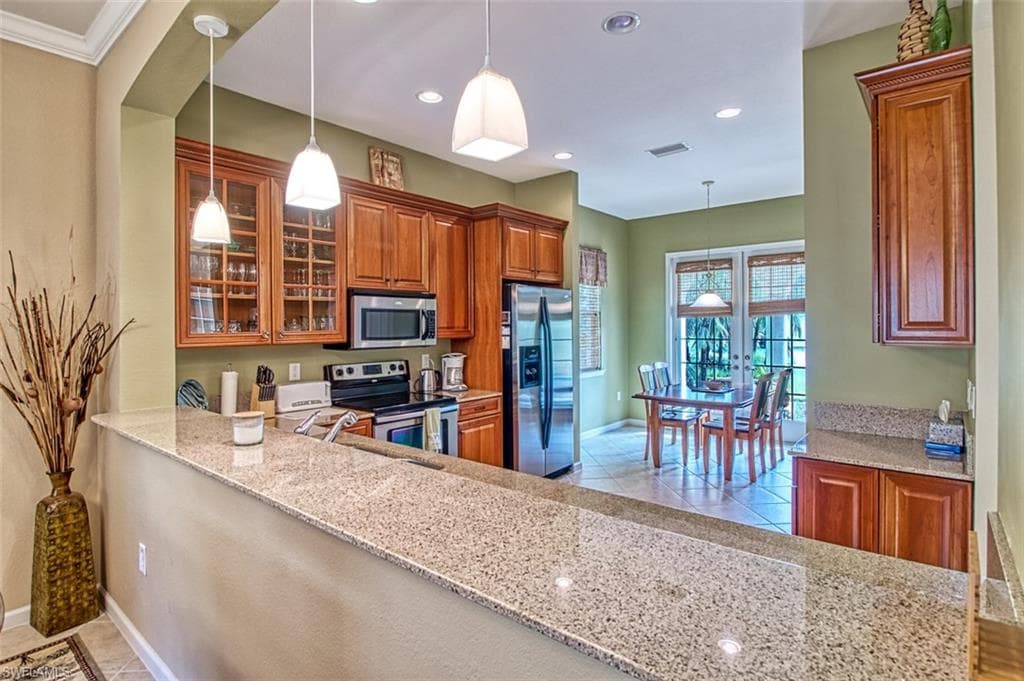 3460 Lakeview Isle CT-18
