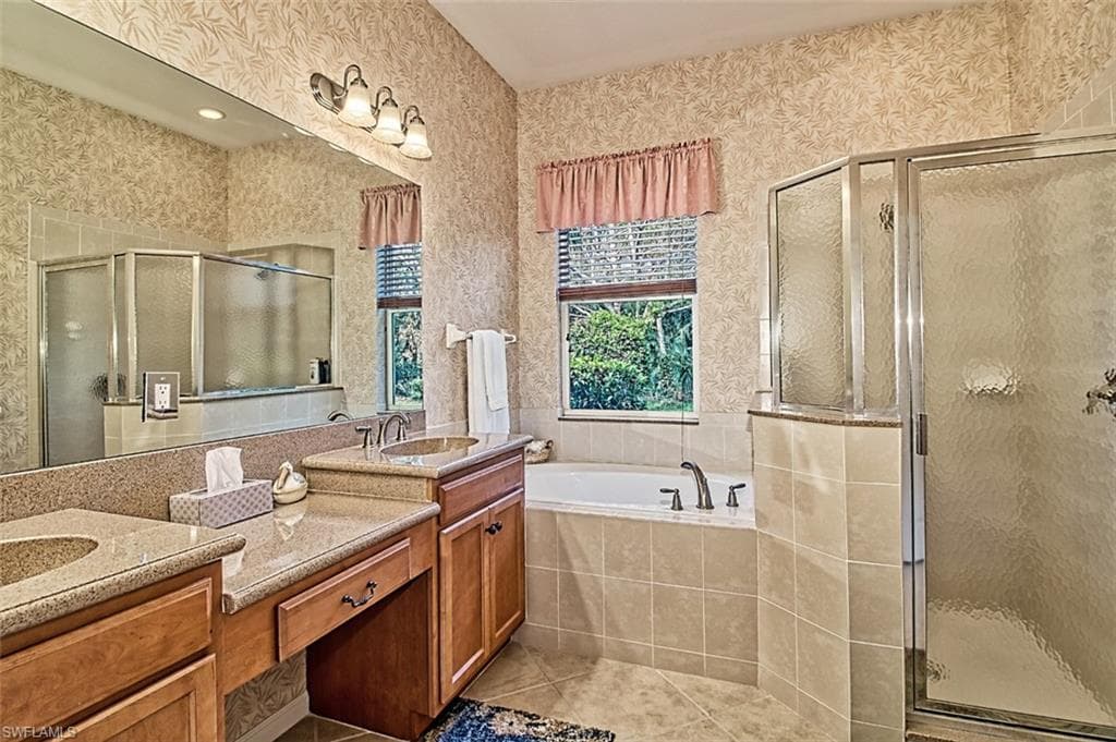 3460 Lakeview Isle CT-28
