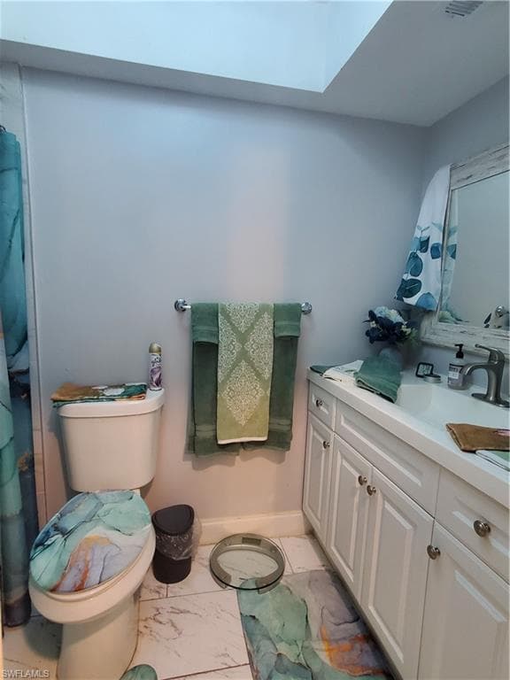 306 Hollywood ST-9