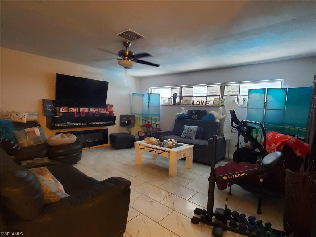 306 Hollywood ST-7