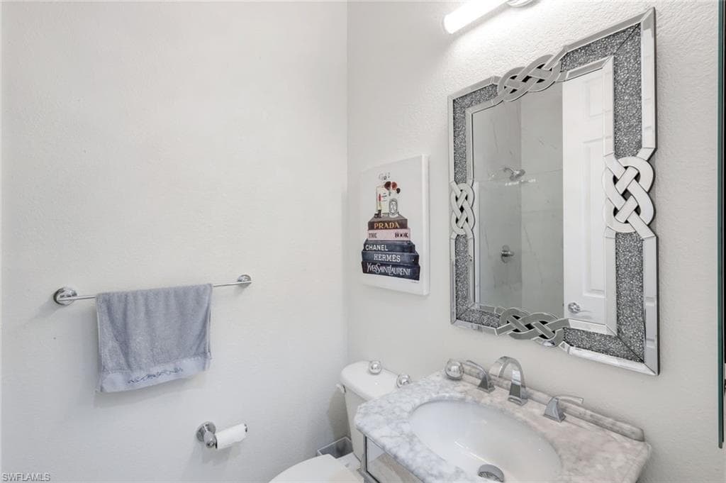 22660 Fairlawn CT-22
