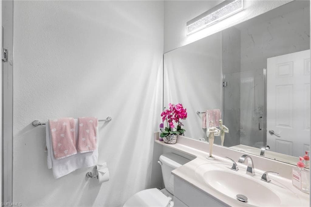 22660 Fairlawn CT-26