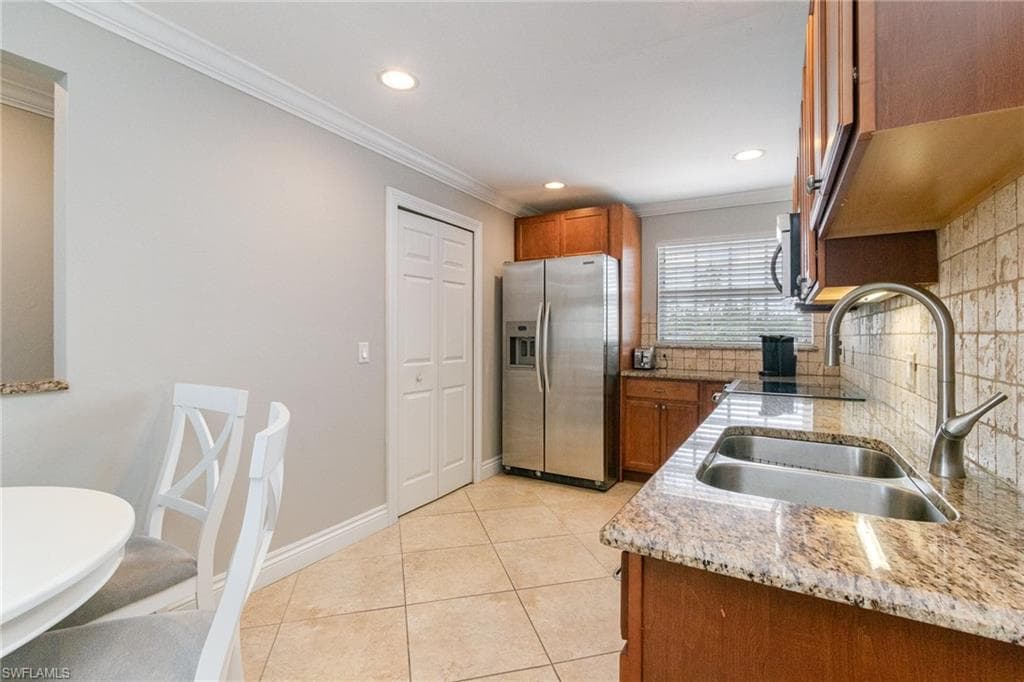 4822-4824 Gary RD A & B-25
