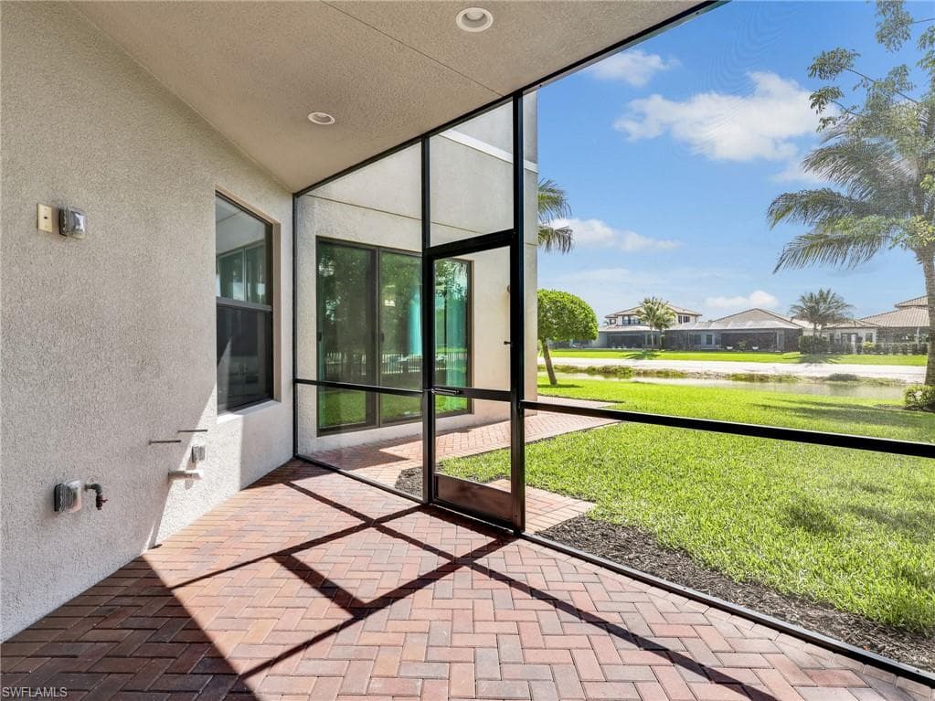 4716 Kensington CIR-36