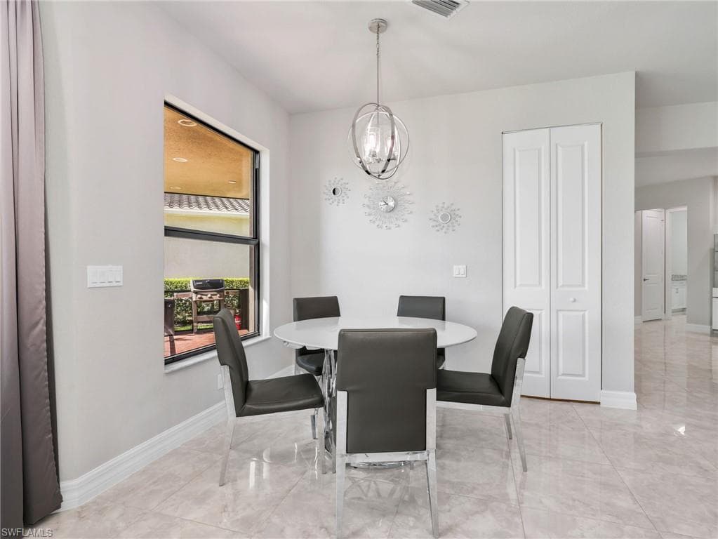 4716 Kensington CIR-7