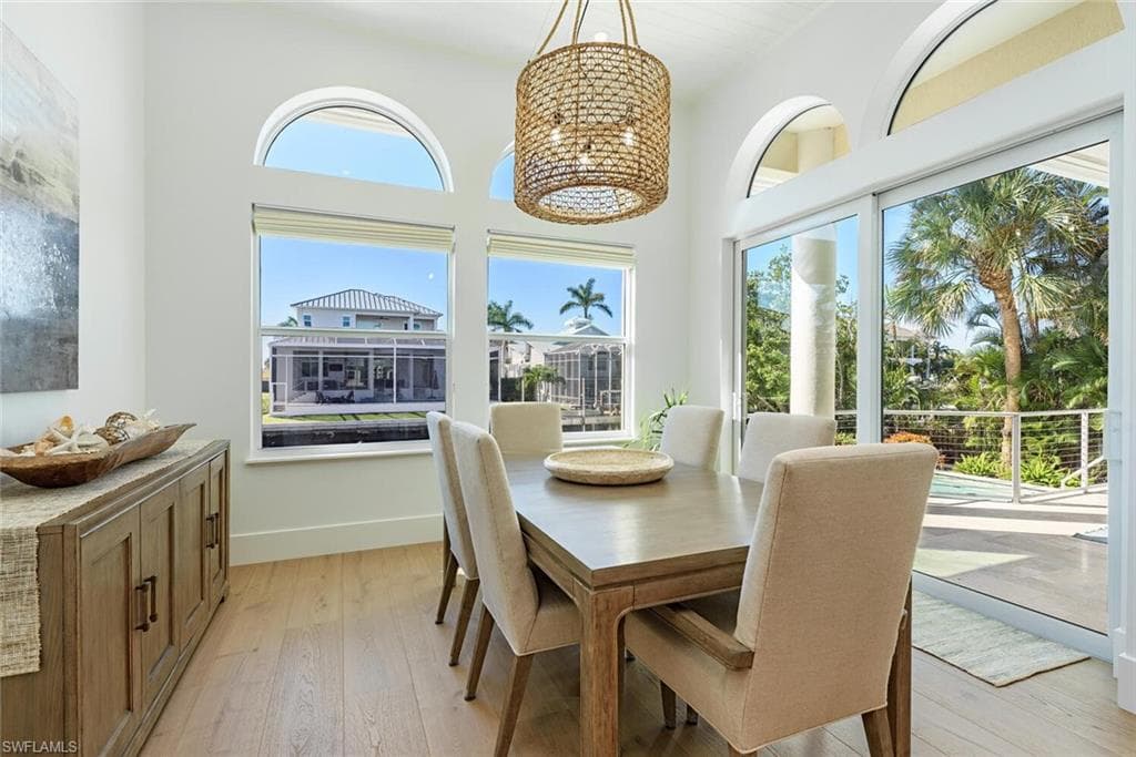 452 Willet AVE-7