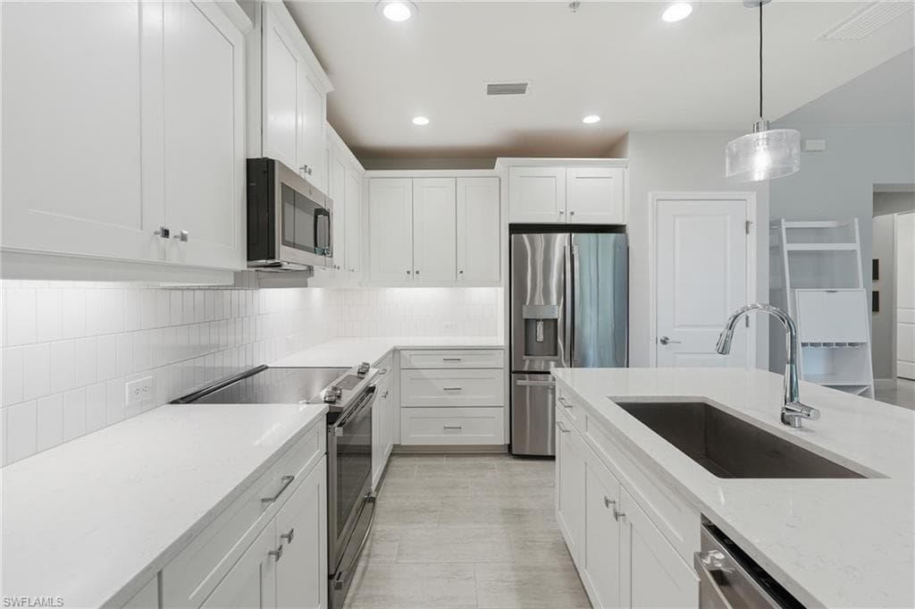 2560 Seychelles DR 1003-5