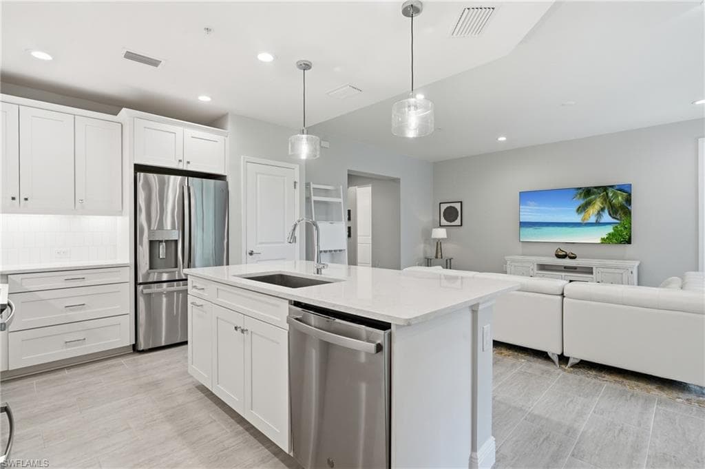 2560 Seychelles DR 1003-7