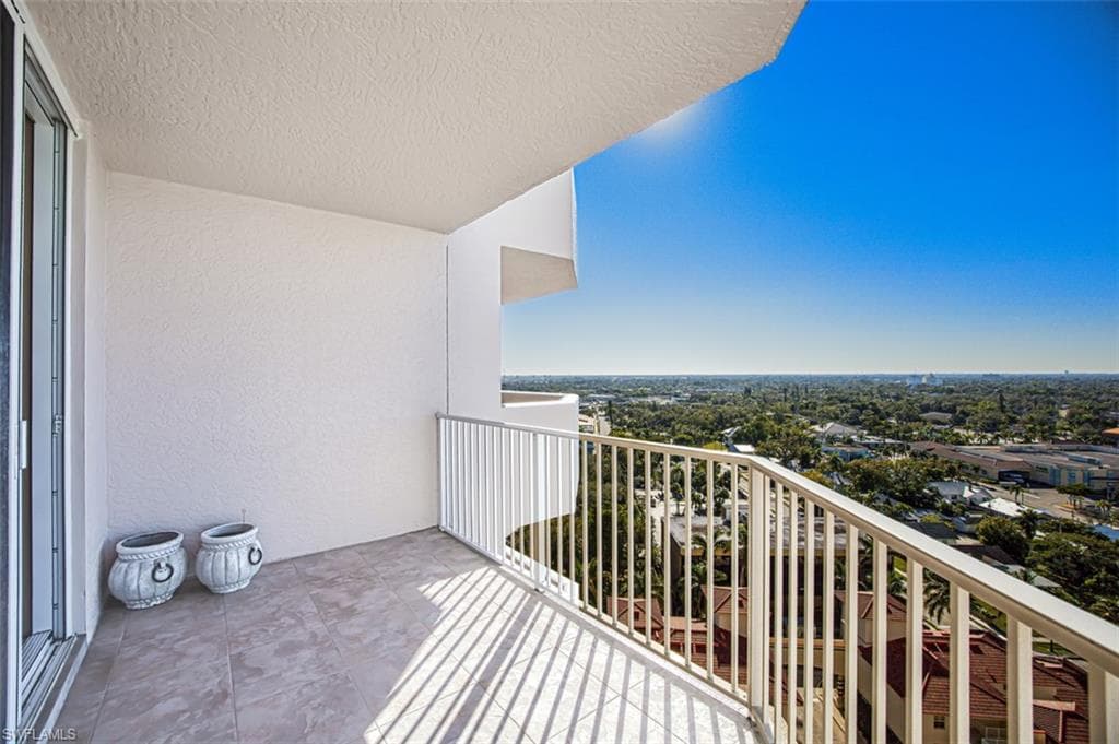 2090 W 1st ST G1607-22