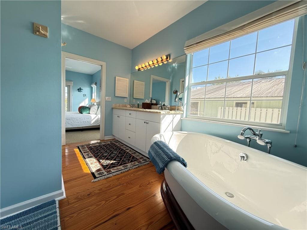 1296 Grand Canal DR-16