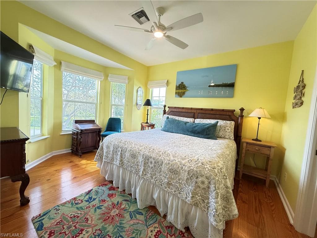 1296 Grand Canal DR-21