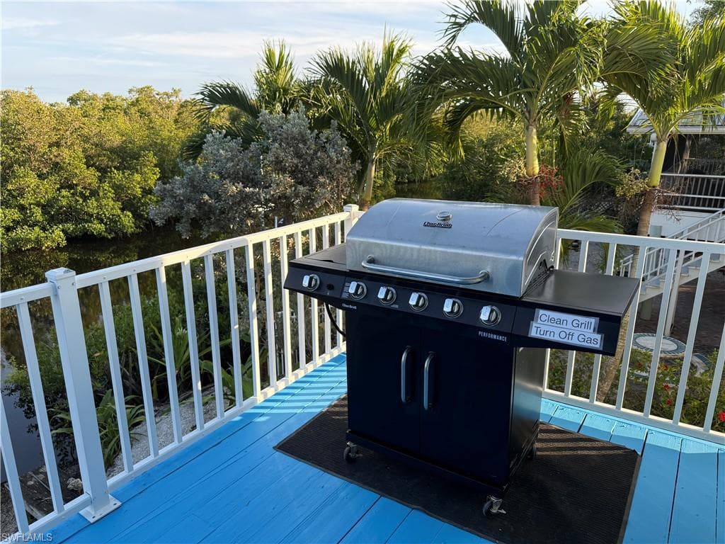 1296 Grand Canal DR-23