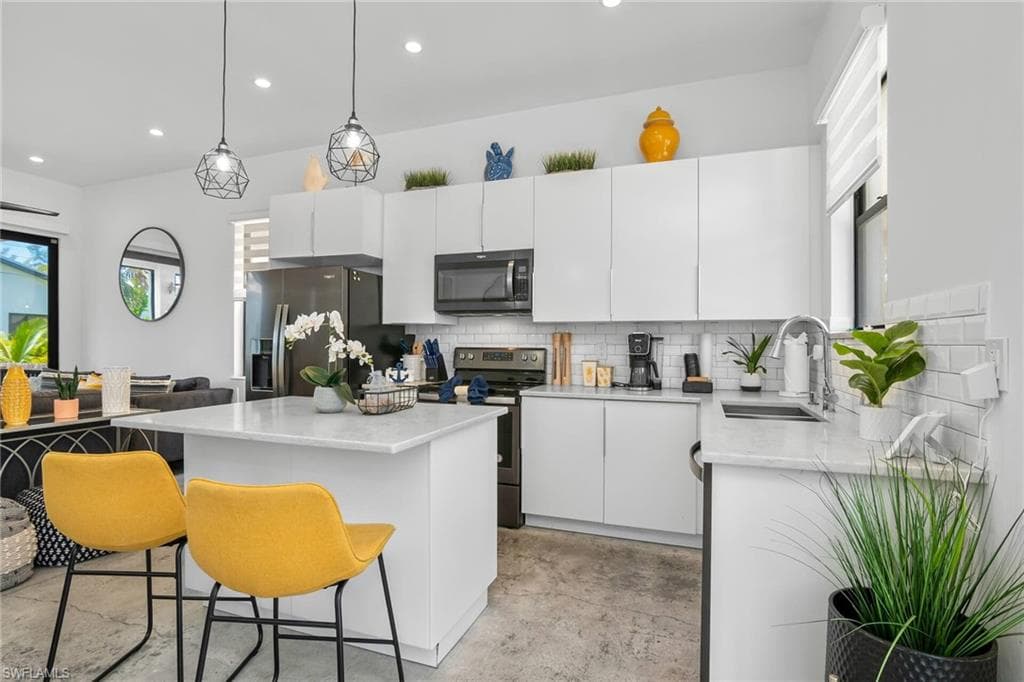 3016 Van Buren AVE-3