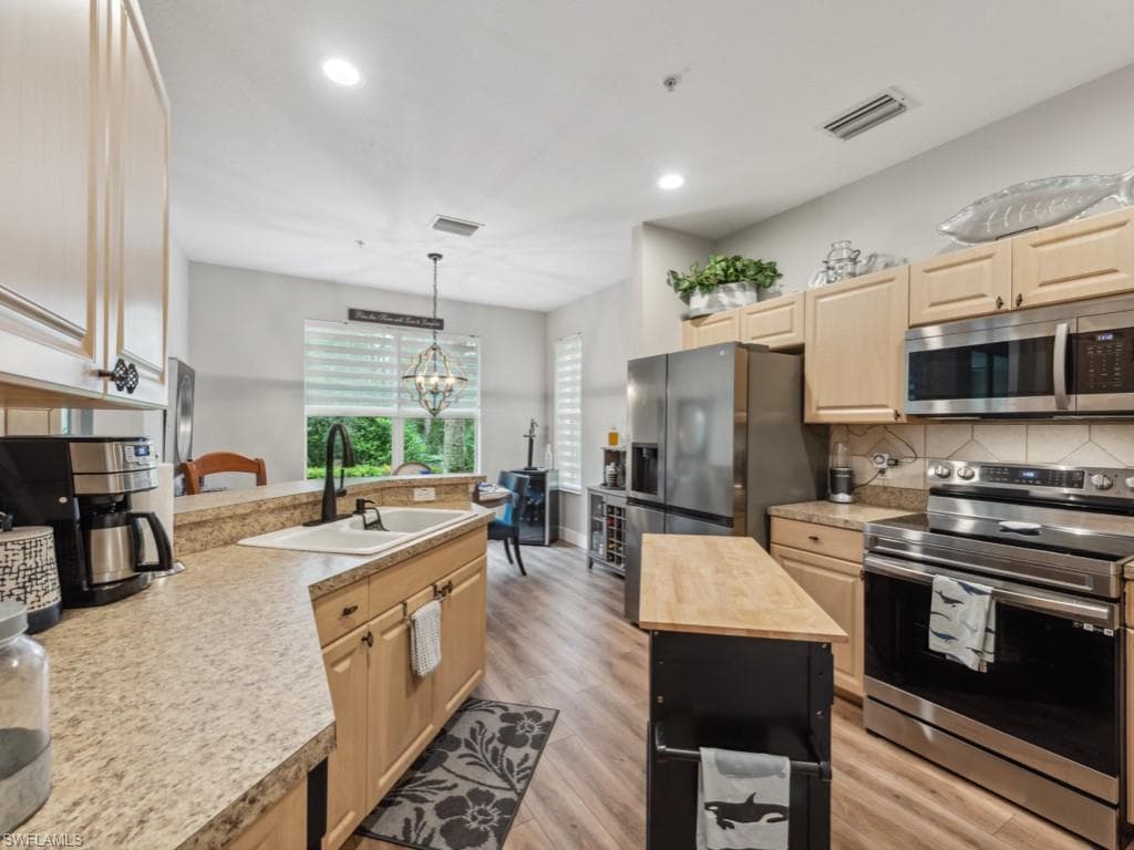 7856 Clemson ST N 8 102-7