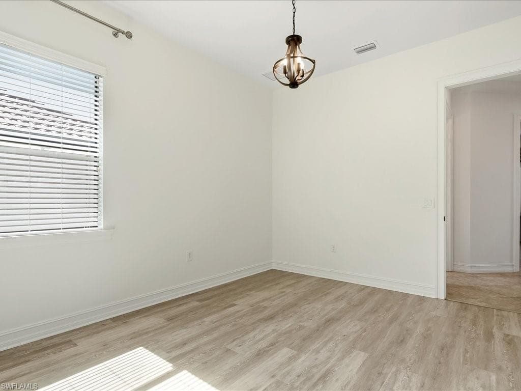 1546 Mockingbird DR-26