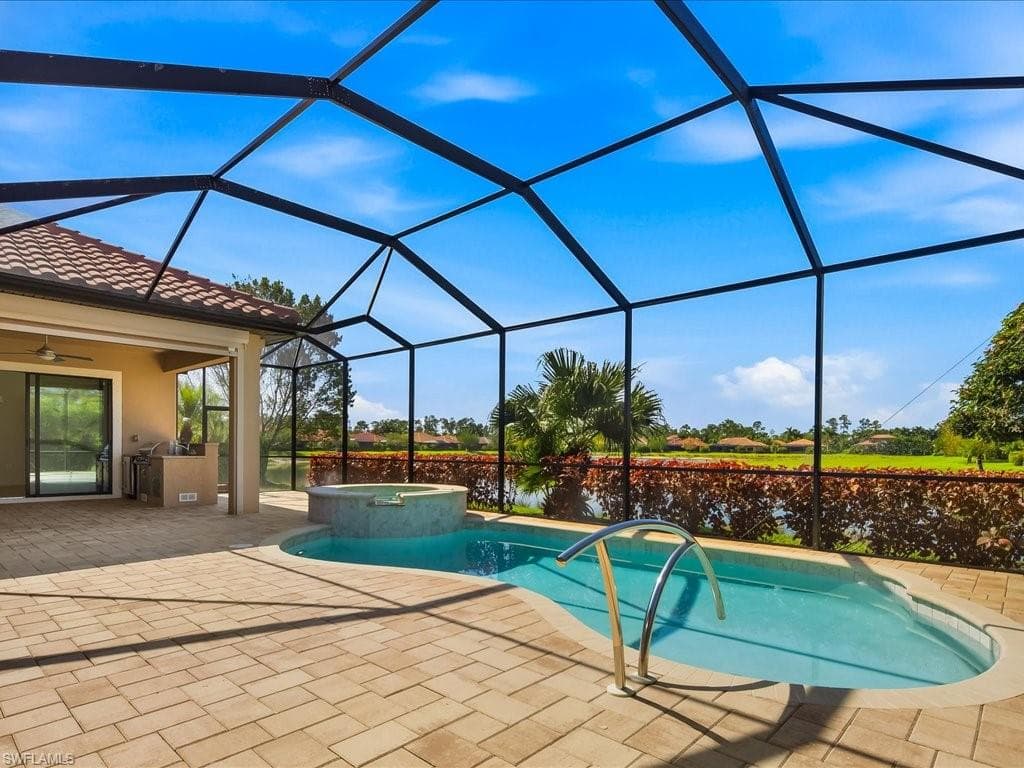 1546 Mockingbird DR-32