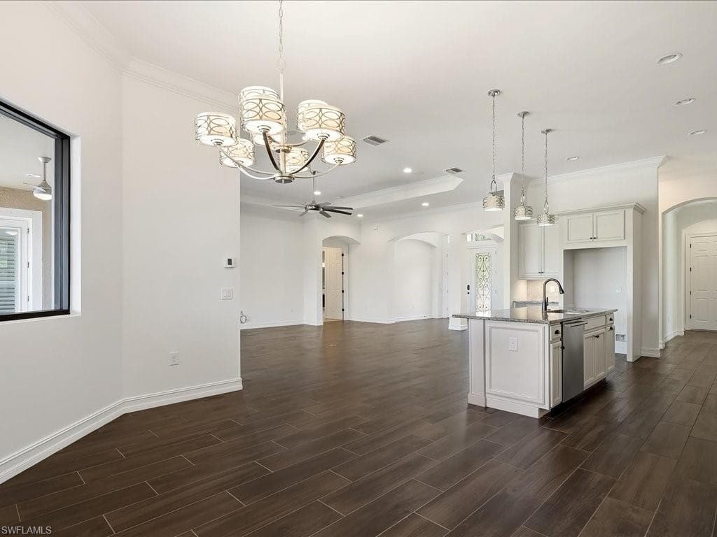 1546 Mockingbird DR-10