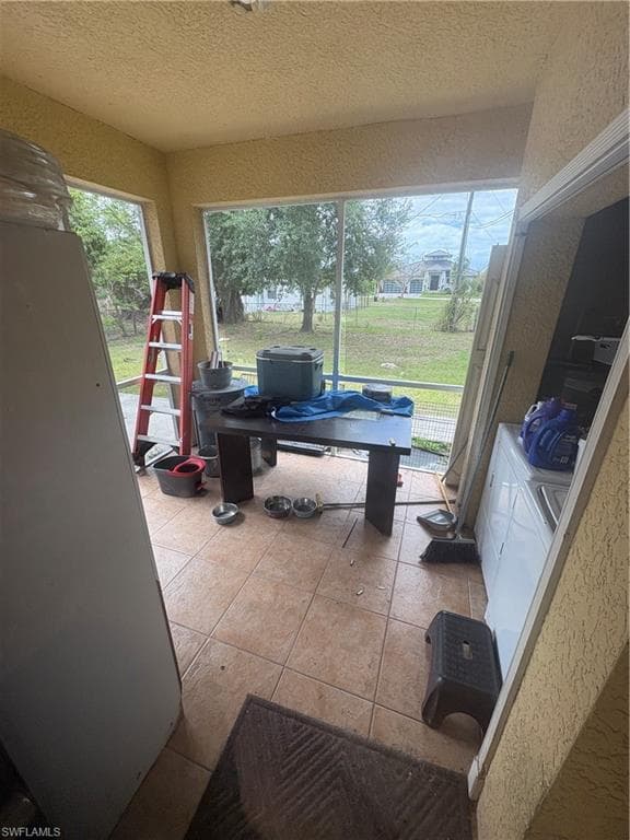 2500 Storter AVE-21