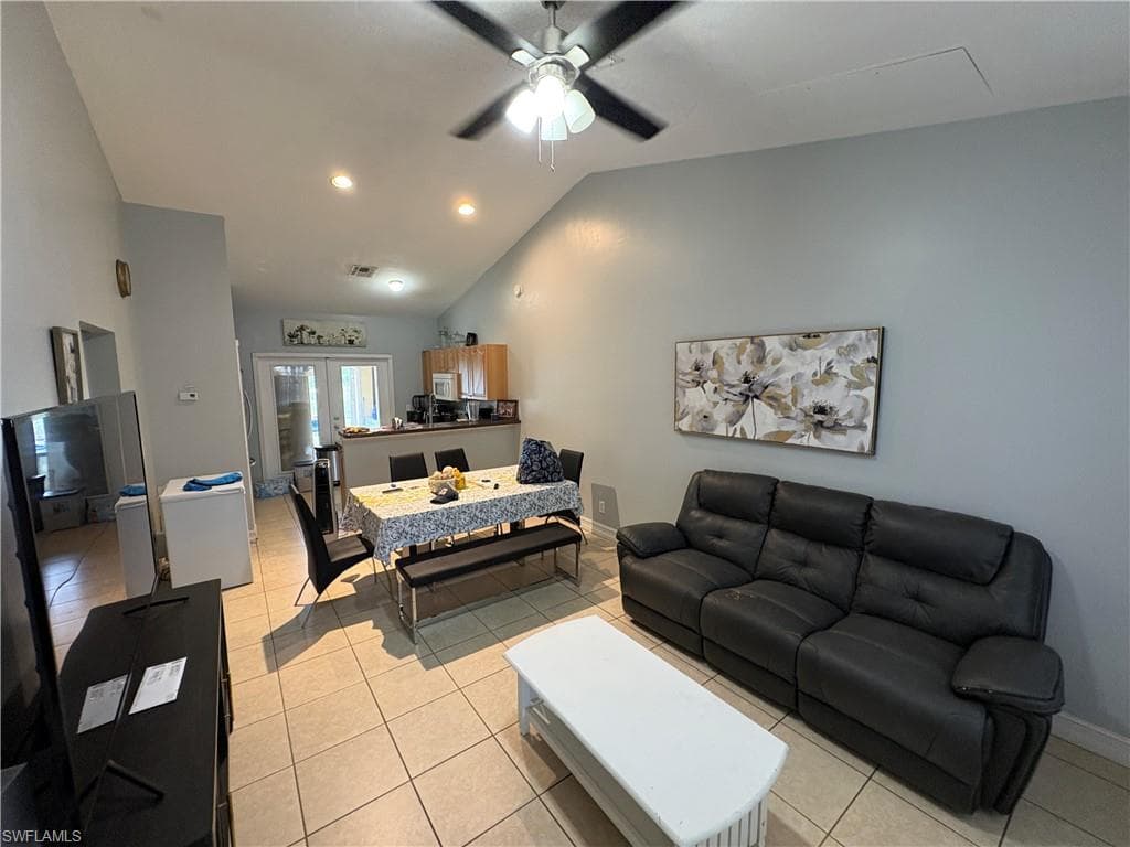 2500 Storter AVE-36