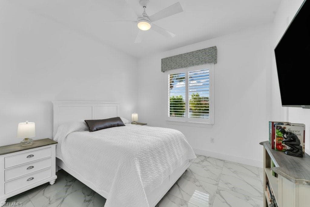 21 SW 21st ST-25