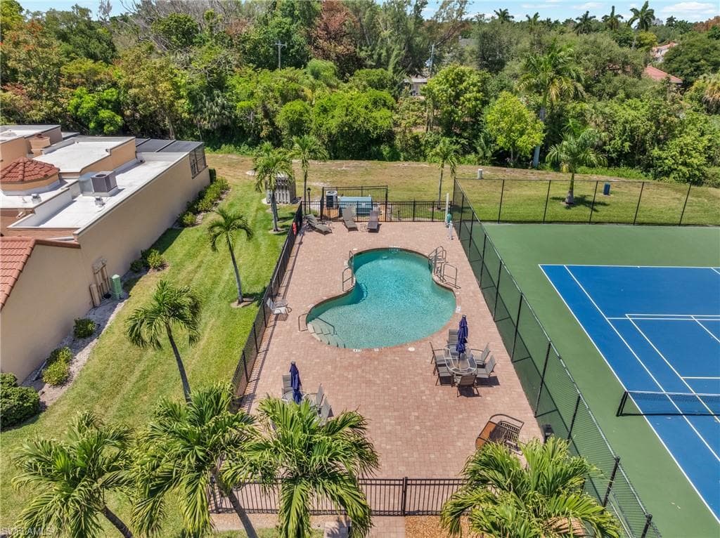 1443 Larkspur DR-42