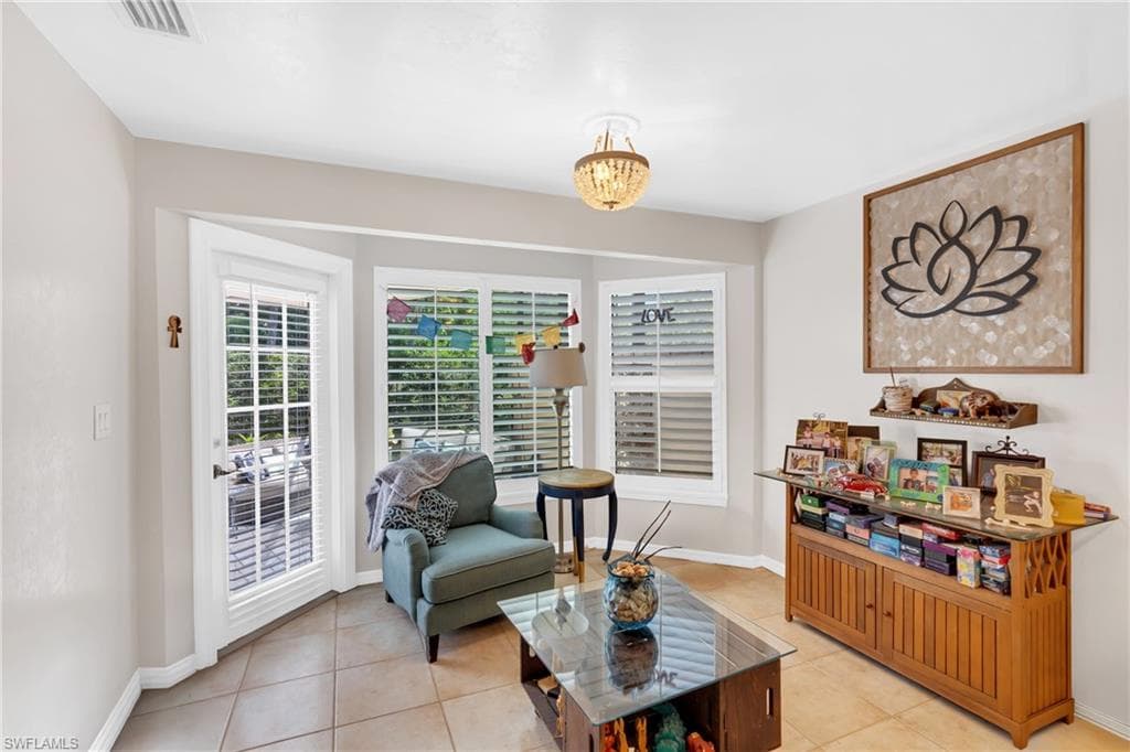 1443 Larkspur DR-19