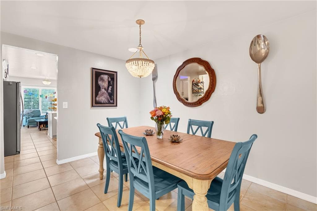 1443 Larkspur DR-13