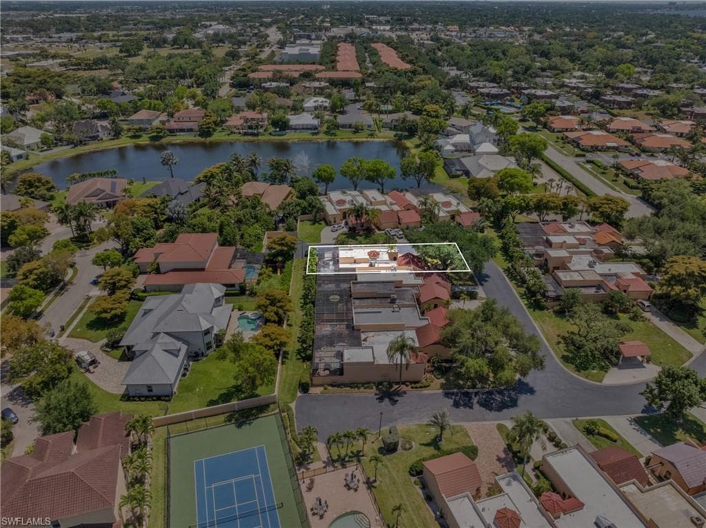 1443 Larkspur DR-40