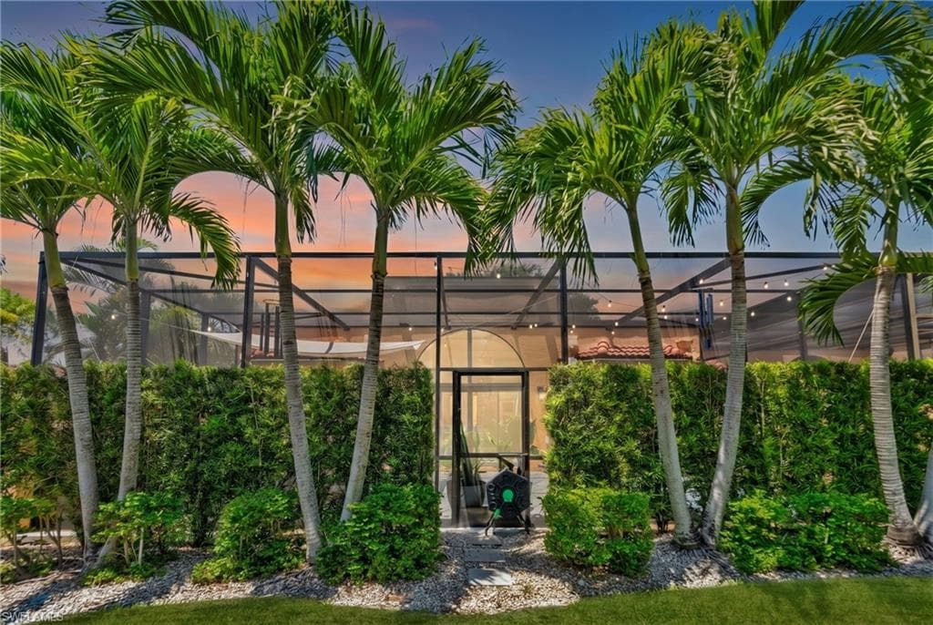 1443 Larkspur DR-38