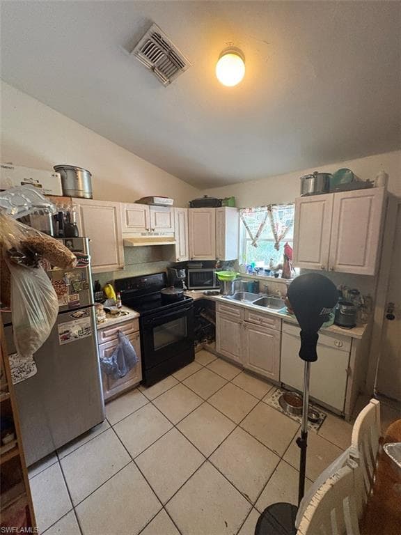 3123 Pine Tree DR-29