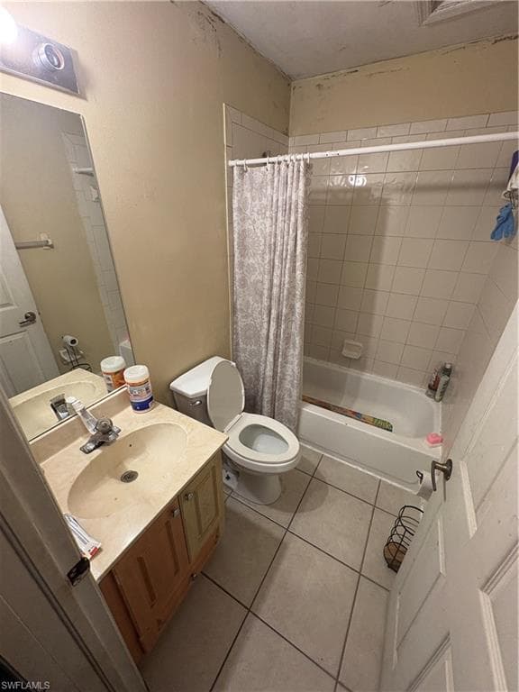 3123 Pine Tree DR-14
