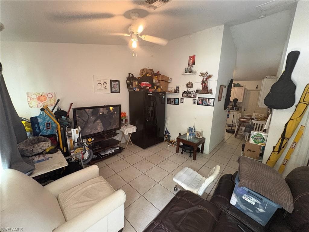 3123 Pine Tree DR-18