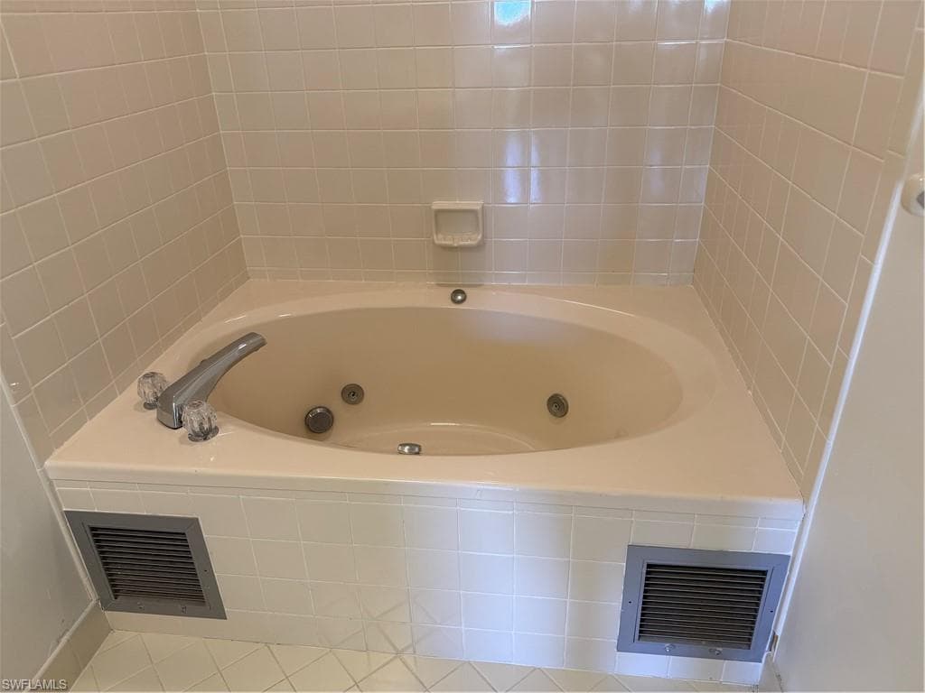 123 SW 47th TER 201-16