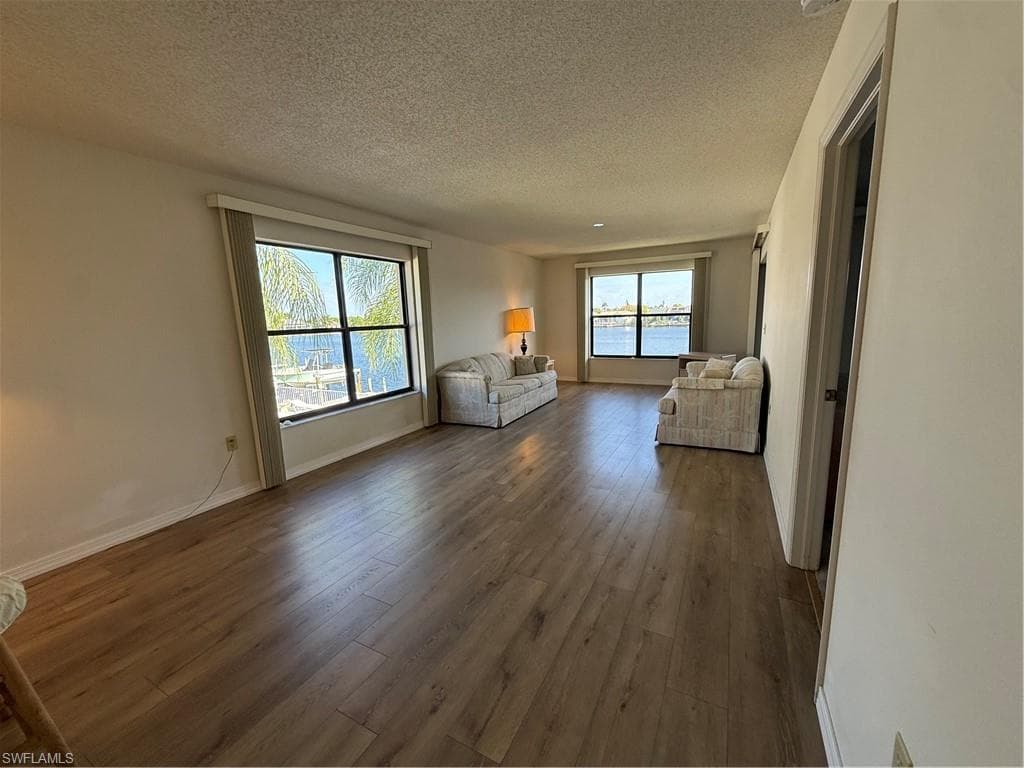 123 SW 47th TER 201-21