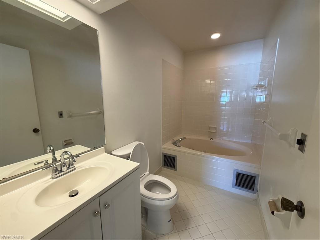123 SW 47th TER 201-17