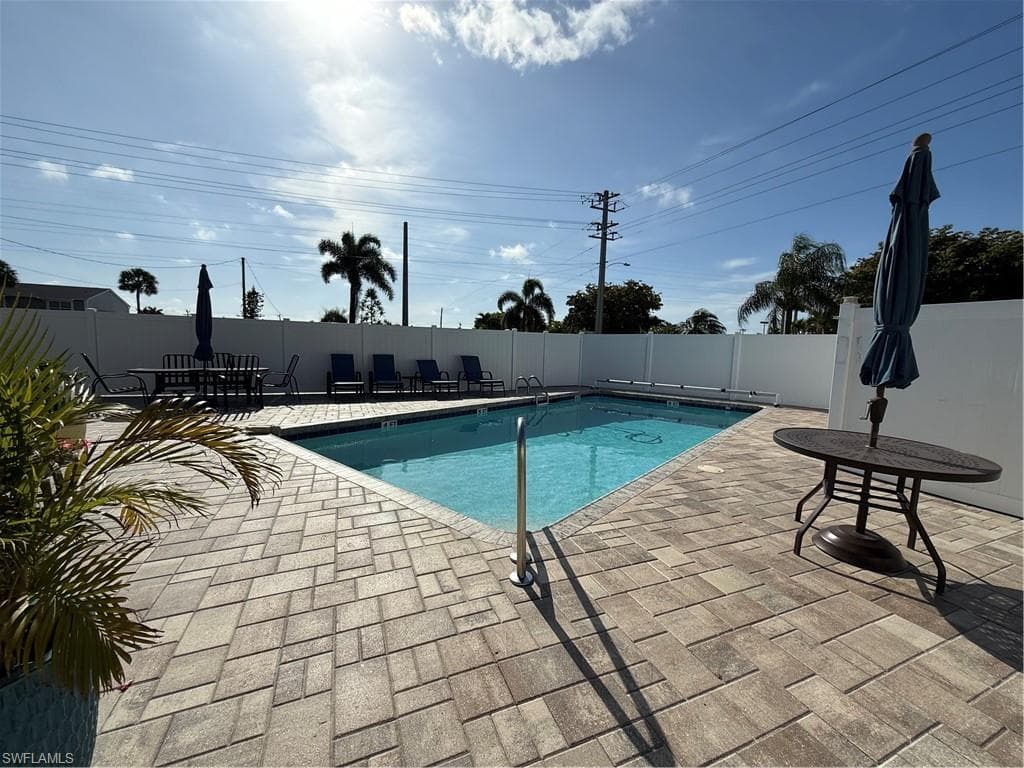 123 SW 47th TER 201-7