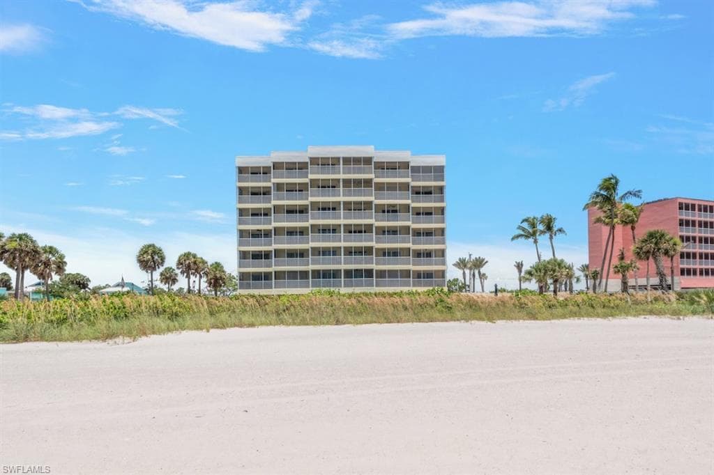 100 Estero BLVD 332-18